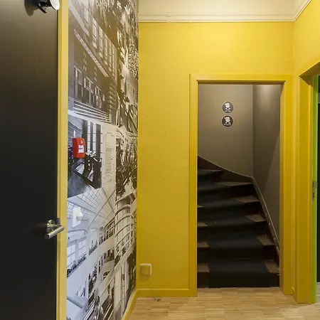 Hostel Backstay *