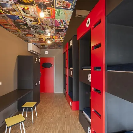 Hostel Backstay *