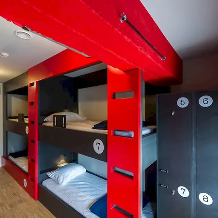 Backstay Hostel *